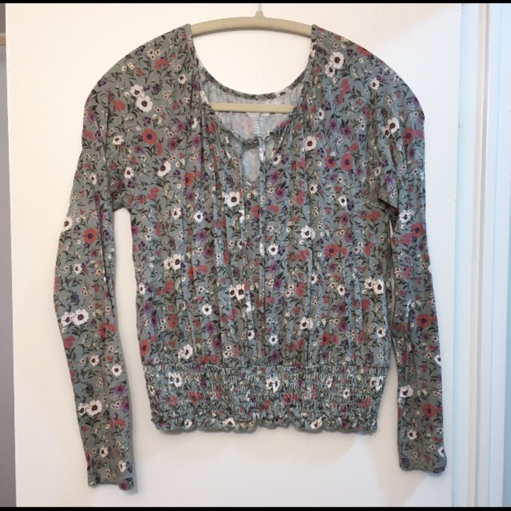 🧡3for$20 🧡AE Soft Floral semi-crop top